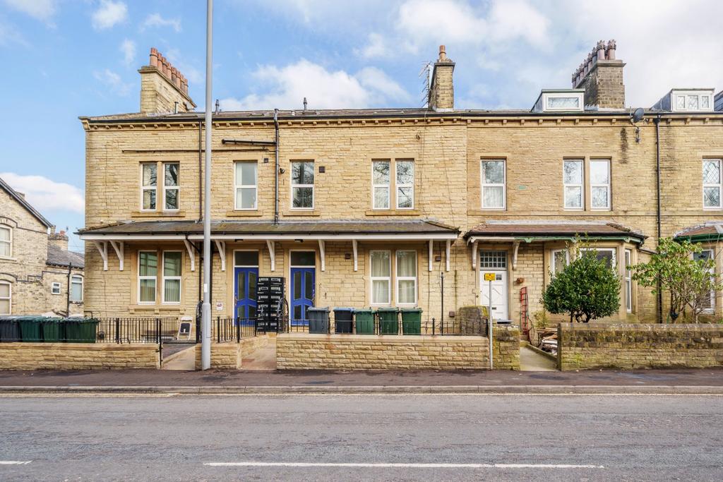 Skipton Road, Keighley, West... 8 bed end of terrace house for sale £