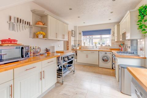 2 Kite Lane, Redditch, B97 6TT