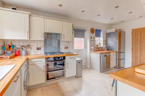 2 Kite Lane, Redditch, B97 6TT