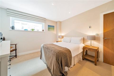 2 bedroom property for sale - Thorparch Road, London