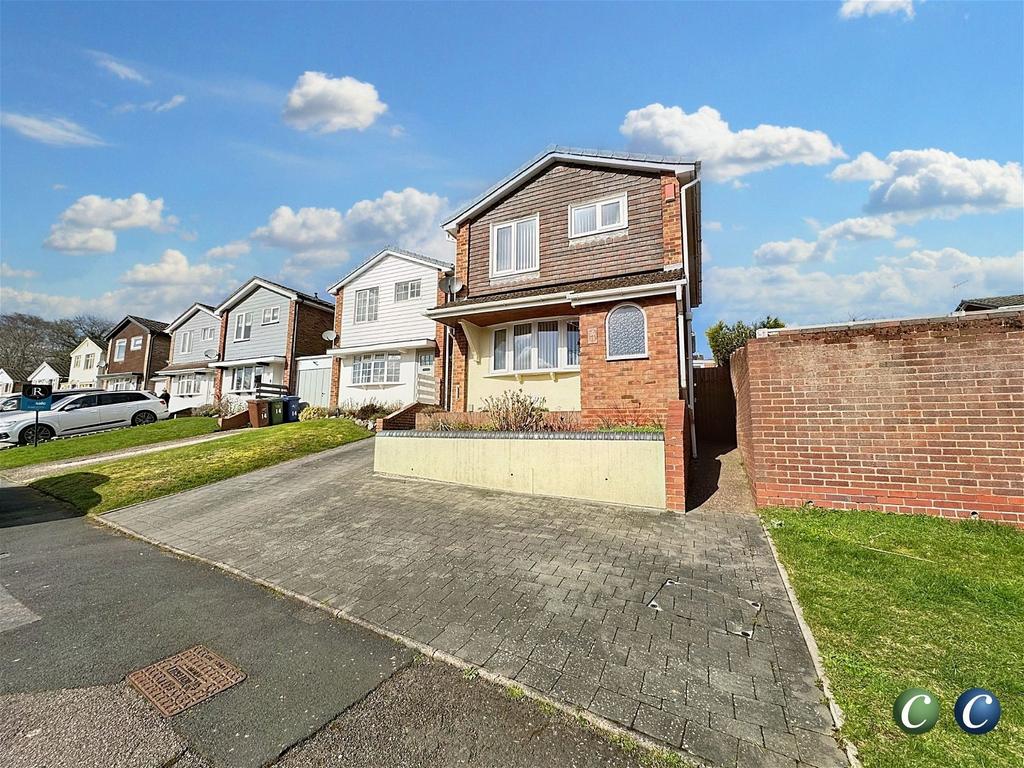 Sheringham Drive, Rugeley, WS15 2YG 3 bed detached house for sale £