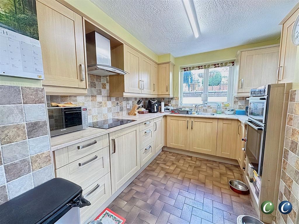 Sheringham Drive, Rugeley, WS15 2YG 3 bed detached house for sale £