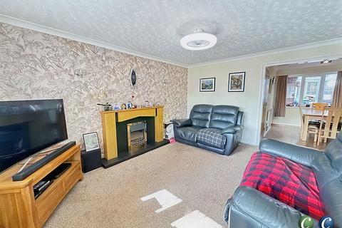 3 bedroom detached house for sale, Sheringham Drive, Rugeley, WS15 2YG