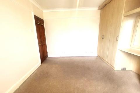 3 bedroom semi-detached house to rent, Dorset Avenue, Hayes, Greater London, UB4