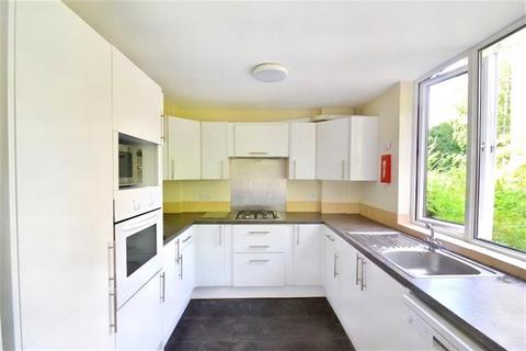 13 Sparkford Close, Winchester, SO22 4NH