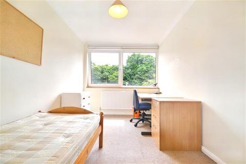 13 Sparkford Close, Winchester, SO22 4NH