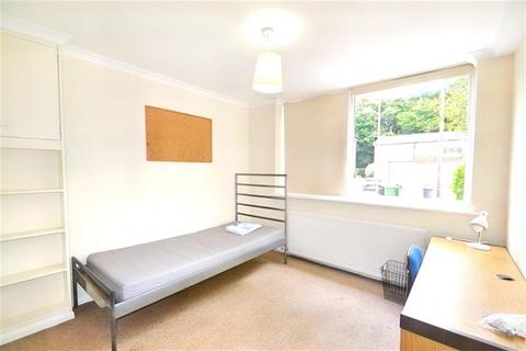 13 Sparkford Close, Winchester, SO22 4NH