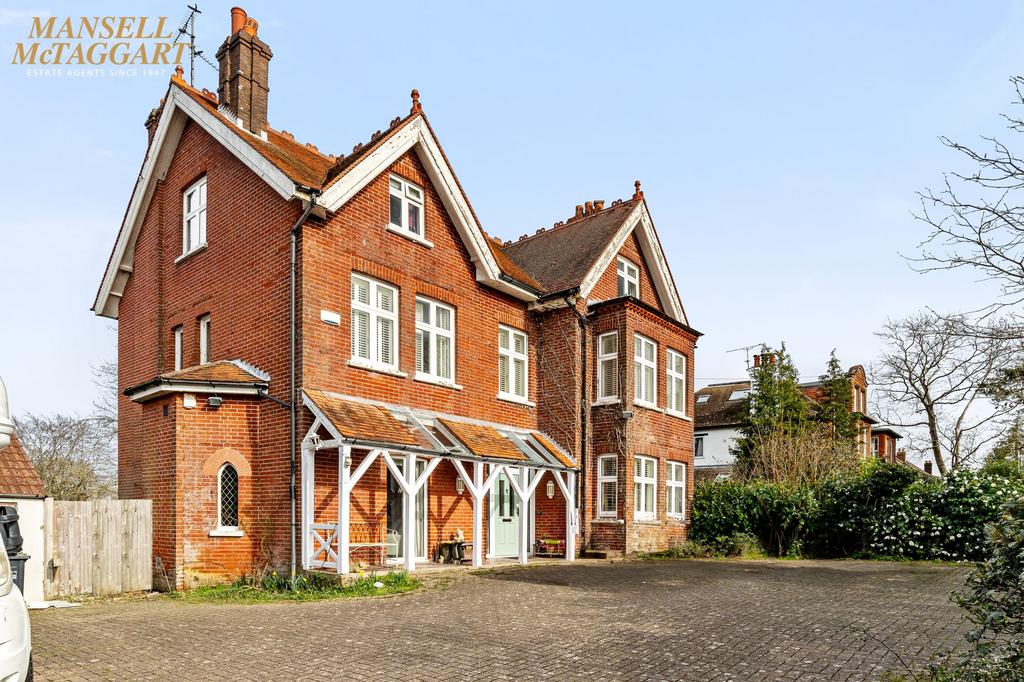 Hurst Road, Hassocks, BN6 8 bed detached house for sale £1,600,000