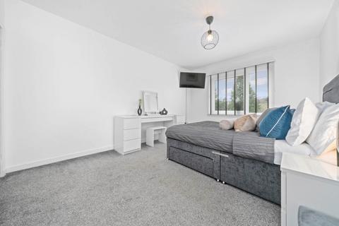 2 bedroom flat for sale, Midcroft Avenue, Glasgow G44