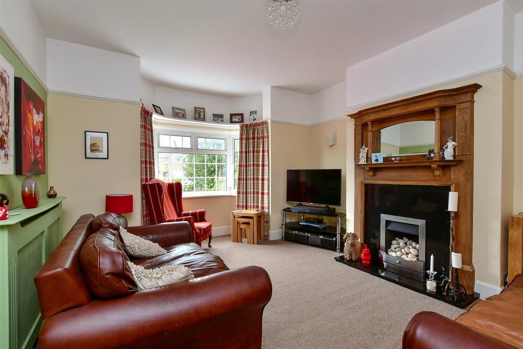 Wallace Avenue, Goring Worthing, West Sussex 4 bed semidetached house