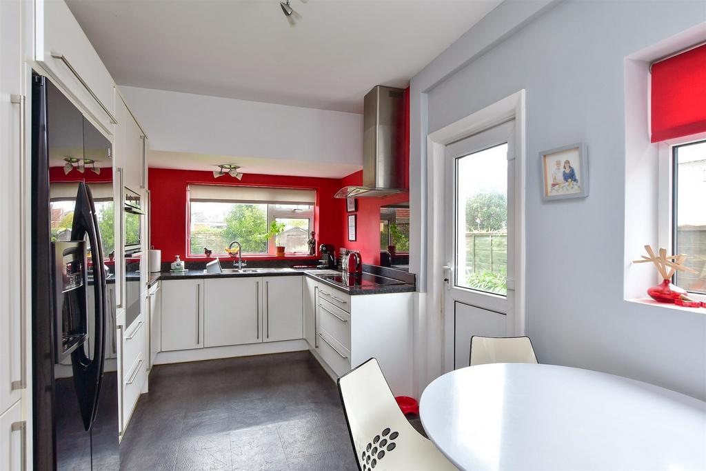 Kitchen/ Breakfast Room