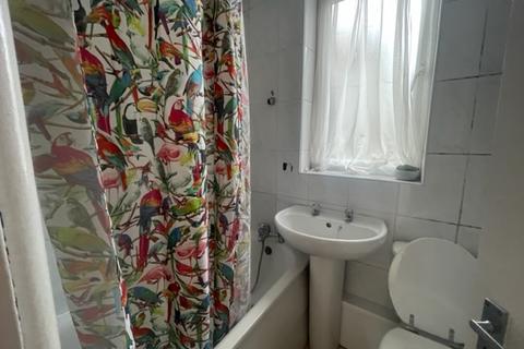 3 bedroom semi-detached house for sale, Horsecroft Road, Edgware, HA8