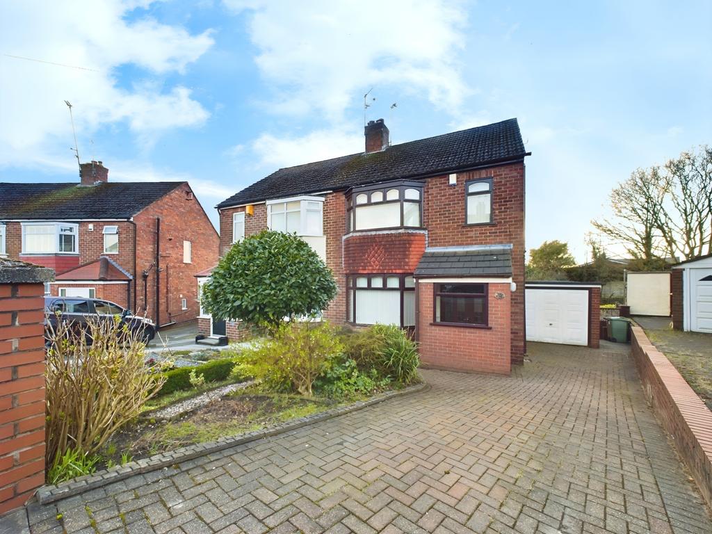 Braeside Crescent, Billinge, WN5 3 bed semidetached house for sale £235,000