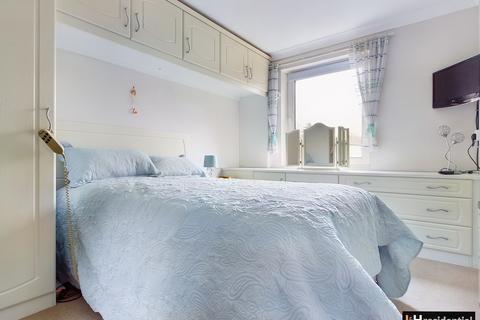 1 bedroom flat for sale, Homecedars House, Bushey WD23