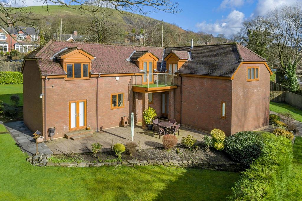 Oldham Road, Grasscroft, Saddleworth 4 bed detached house for sale £895,000