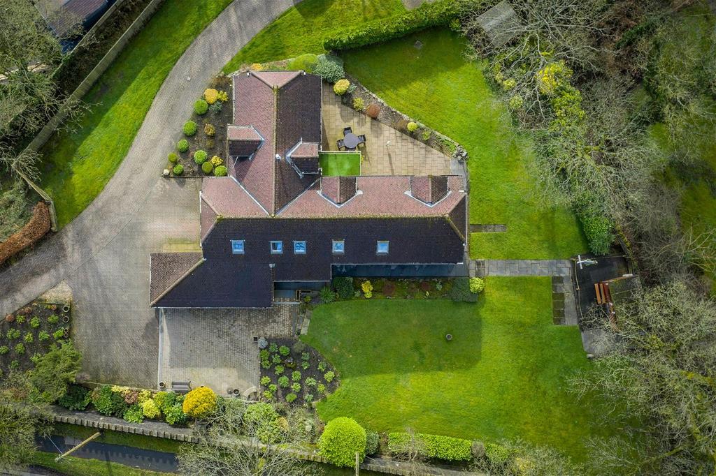 Oldham Road, Grasscroft, Saddleworth 4 bed detached house for sale £895,000