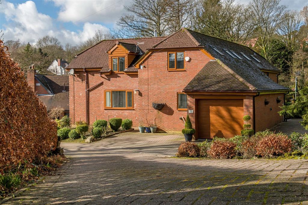 Oldham Road, Grasscroft, Saddleworth 4 bed detached house for sale £895,000
