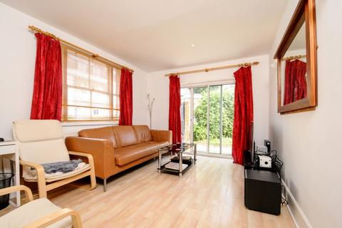 2 bedroom house to rent - Knowsley Road Battersea SW11