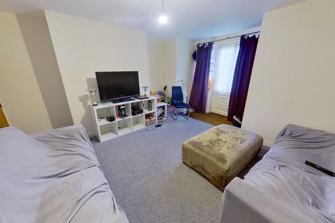 6 bedroom house to rent - Queens Road, Hyde Park, Leeds