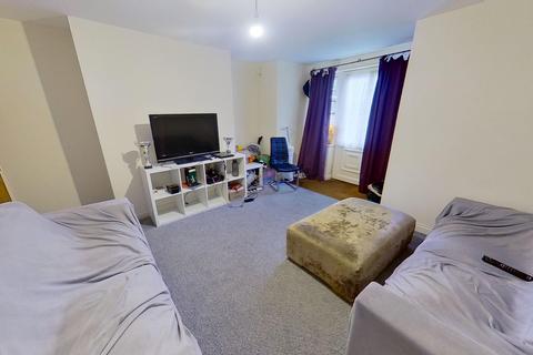 5 bedroom house to rent, Queens Road, Hyde Park, Leeds