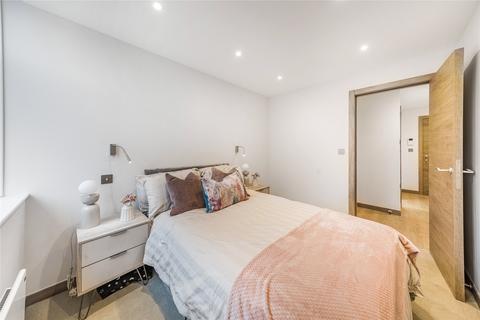 1 bedroom flat for sale, Phoenix House, West Byfleet KT14