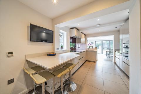 220 High Road, Byfleet, West Byfleet, KT14 7DD