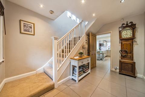 220 High Road, Byfleet, West Byfleet, KT14 7DD