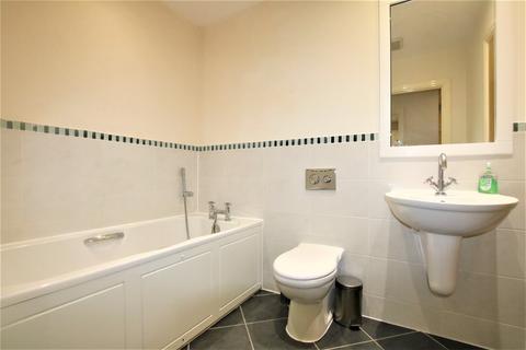 2 bedroom flat for sale, Rosemount Point, West Byfleet KT14