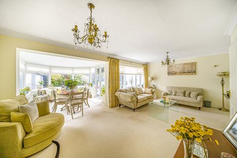 52 Coombe Drive, Addlestone, KT15 1DD