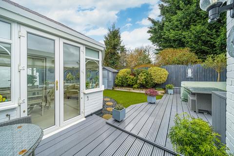 52 Coombe Drive, Addlestone, KT15 1DD