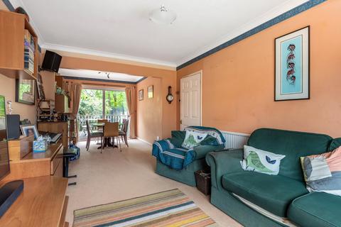 1 Blenheim Close, West Byfleet, KT14 6ER