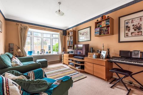 1 Blenheim Close, West Byfleet, KT14 6ER