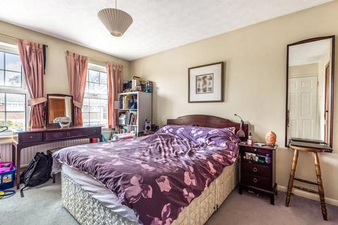 1 Blenheim Close, West Byfleet, KT14 6ER