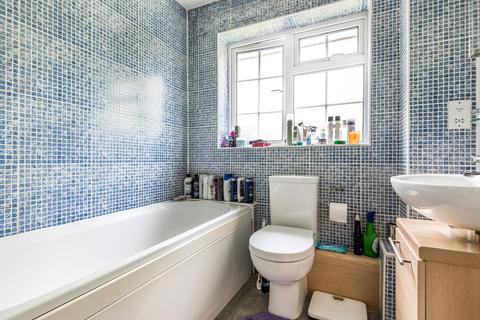 1 Blenheim Close, West Byfleet, KT14 6ER