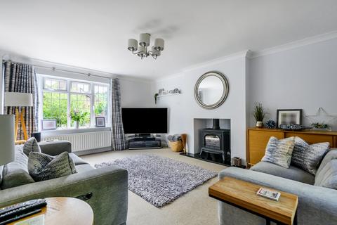 1 Abbey Close, Woking, GU22 8RY