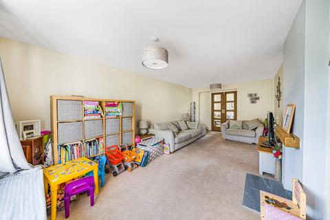 7 Copthall Way, New Haw, Addlestone, KT15 3TX