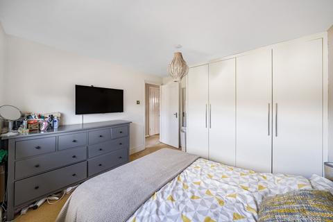 7 Copthall Way, New Haw, Addlestone, KT15 3TX