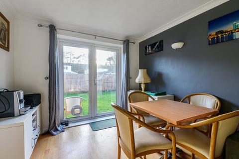 2 bedroom flat for sale, New Haw, New Haw KT15