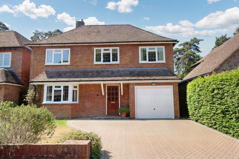 14 Abbey Close, Woking, GU22 8RY