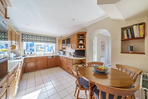 14 Abbey Close, Woking, GU22 8RY