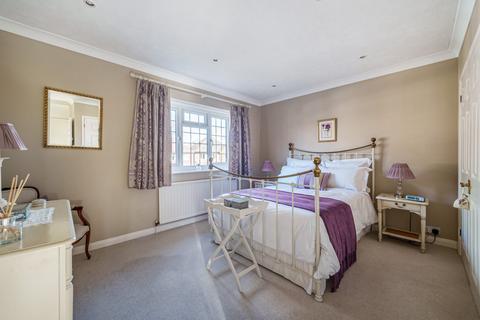 14 Abbey Close, Woking, GU22 8RY