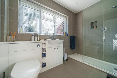 14 Abbey Close, Woking, GU22 8RY