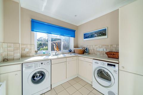 14 Abbey Close, Woking, GU22 8RY