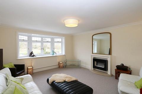 2 bedroom flat for sale, Pangbourne -  Walk to station to London/ Oxford, shops and amenities (2 mins approx)