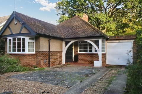 86 Common Lane, New Haw, Addlestone, KT15 3LN