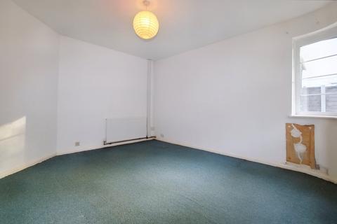 86 Common Lane, New Haw, Addlestone, KT15 3LN