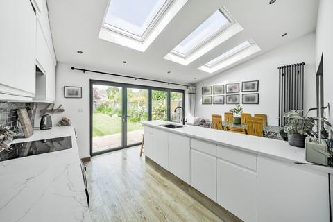 9 Copthall Way, New Haw, Addlestone, KT15 3TX