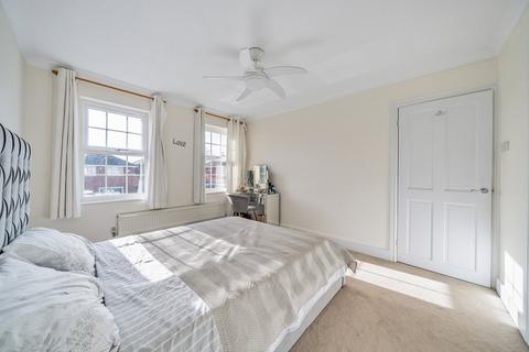 7 Blenheim Close, West Byfleet, KT14 6ER