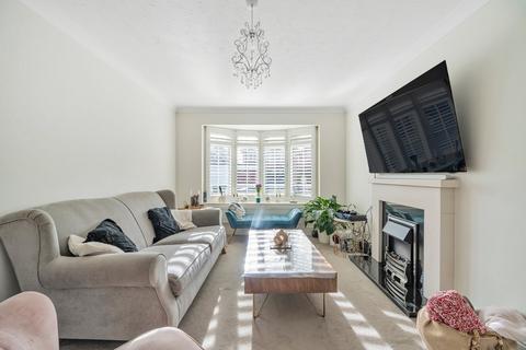 7 Blenheim Close, West Byfleet, KT14 6ER