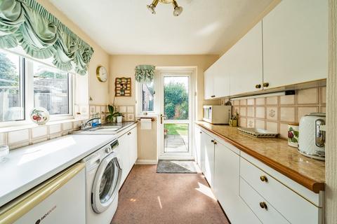 10 Beech Close, Byfleet, West Byfleet, KT14 7PS